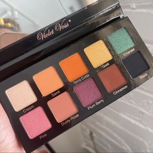 Violet Voss Essentials Eyeshadow Palette NEVER USED